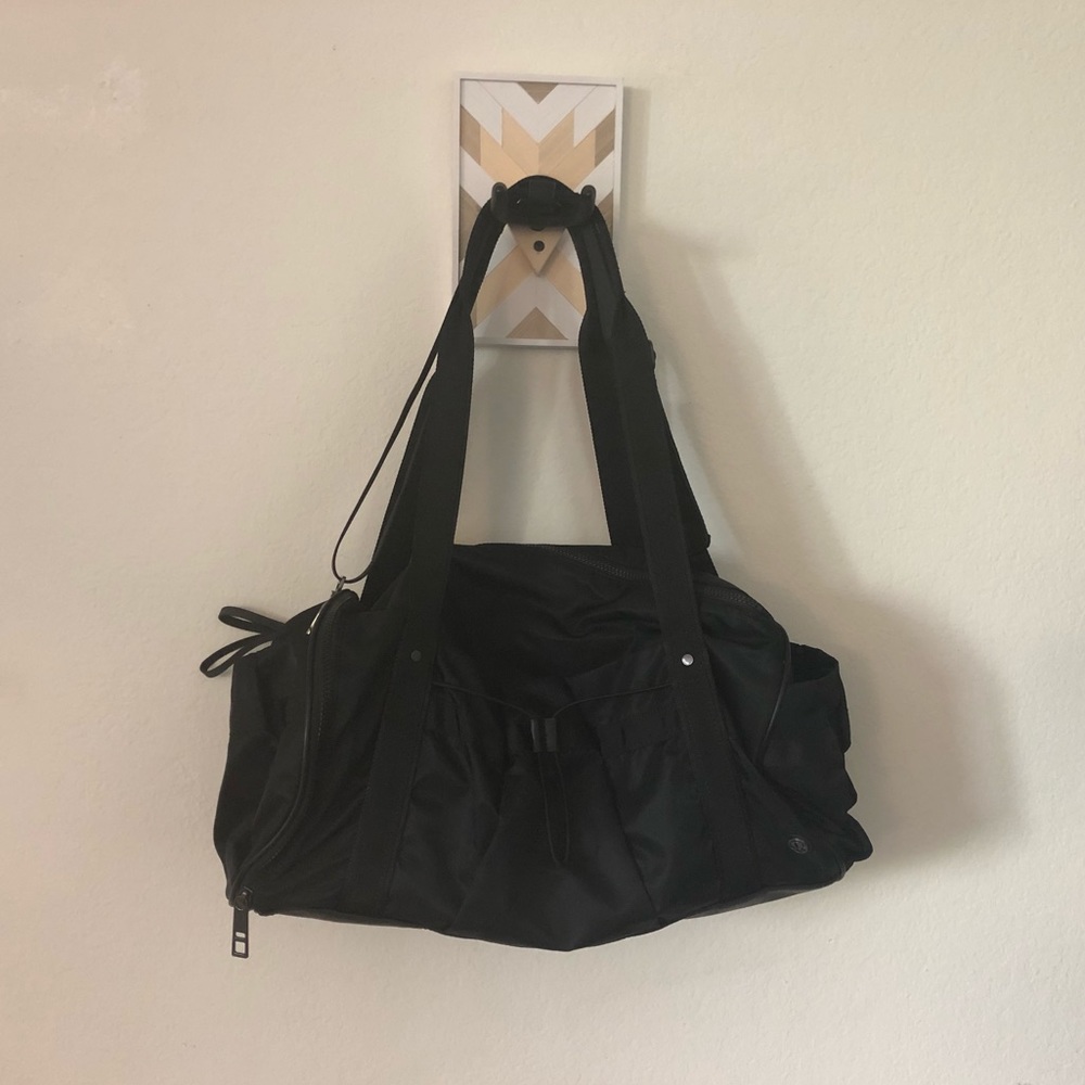 Lululemon Run Ways Duffel Black EUC